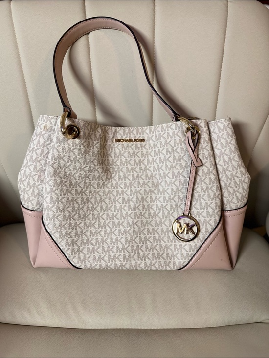 Michael Kors Handbags - Michael Kors Pink and White Signature Shoulder Tote